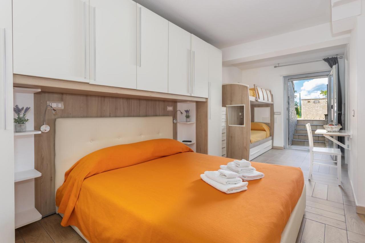 Oristano Camera Arancio Max 3Pers,Bagno,Uso Cucina Kültér fotó