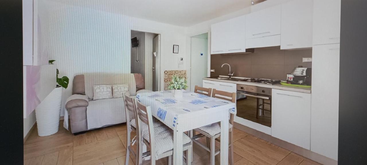 Oristano Camera Arancio Max 3Pers,Bagno,Uso Cucina Kültér fotó