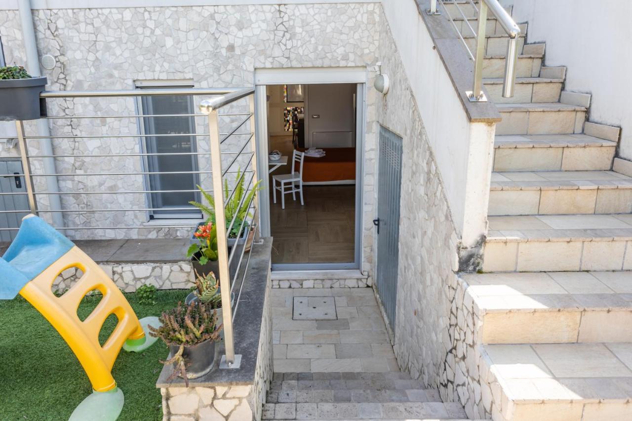 Oristano Camera Arancio Max 3Pers,Bagno,Uso Cucina Kültér fotó